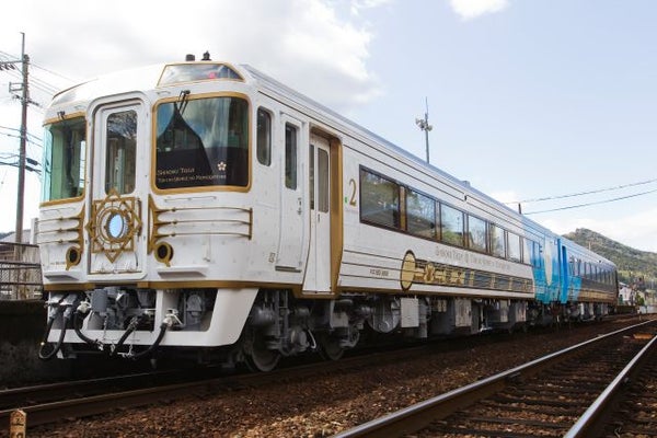 【特別企画/添乗員同行】観光列車の旅 3つの四国ものがたり 秋景色に行く四国列車内でたっぷり愉しむ美食紀行3日間 「●伊予灘ものがたり」「●志国土佐 時代の夜明けのものがたり」「●四国まんなか千年ものがたり」と「●しまんトロッコ」2